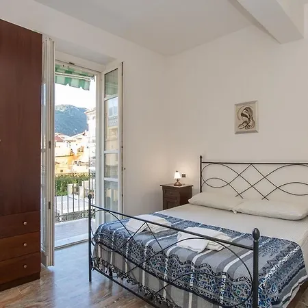 Lungomare Di Con Wifi E Ac Finale Ligure