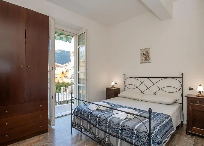 Lungomare Di Con Wifi E Ac Finale Ligure